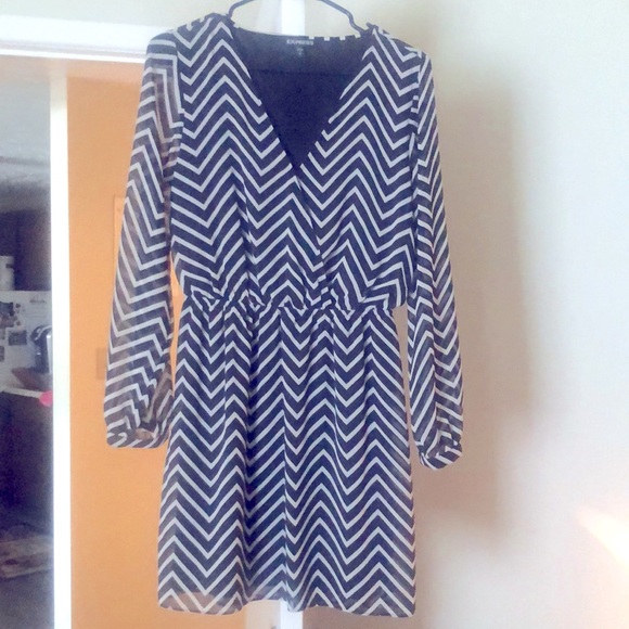 Express chevron print short dress. Worn once - Picture 1 of 1